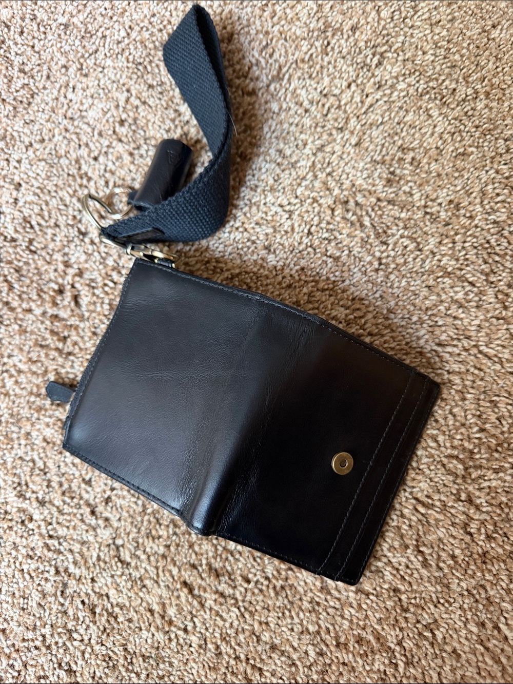 Andar Lo Black Leather Wristlet Wallet with Gold Hardware - Picture 3 of 3